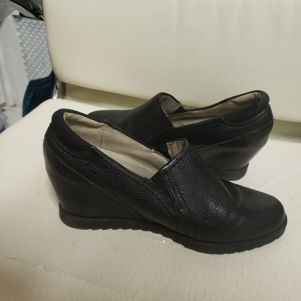 Women's NATURALIZER "Dorean" Black shoe 7W TTT